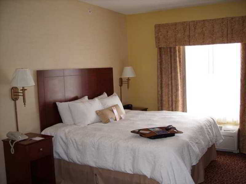 Hampton Inn Keokuk Oda fotoğraf
